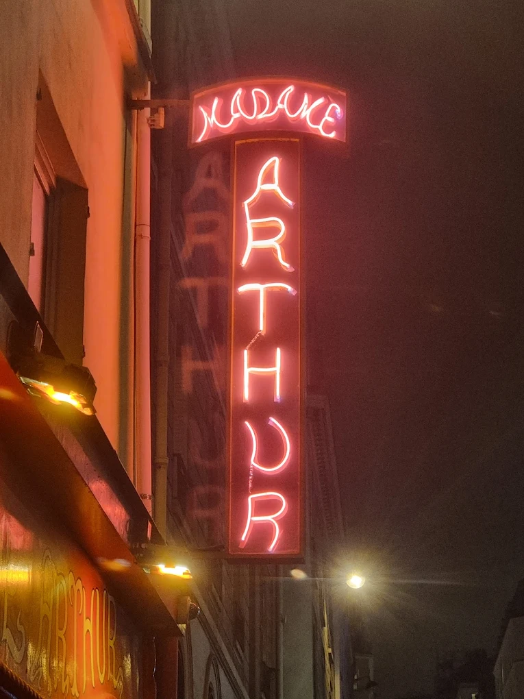 Madame Arthur — photo 1